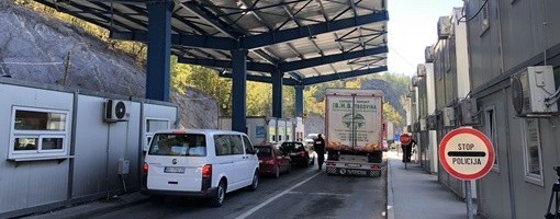 AMSS: Pojačan saobraćaj, magla mestimično