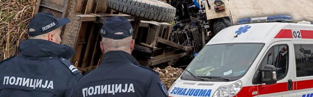 VOZIO TRAKTOR MORTUS PIJAN I BEZ DOZVOLE, PA SE ZAKUCAO U DRUGI TRAKTOR: Vozač (44) iz Majdanpeka hitno poslat na trežnjenje!