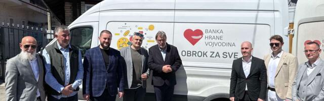 Zukorlić i Žigmanov uručili humanitarnu pomoć Vakufskim kuhinjama