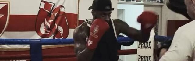 Kodi Miler Mekintajer isprobao novi sport na Marakani, ušao u ring i pokazao šta ume sa rukavicama