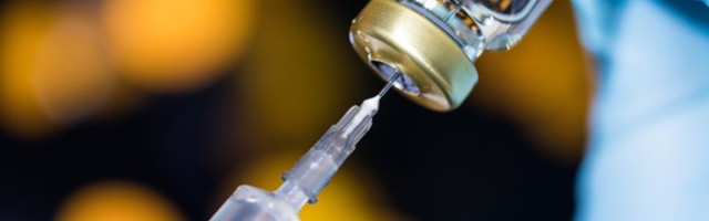 Britanija odobrila Oxford-AstraZeneca vakcinu