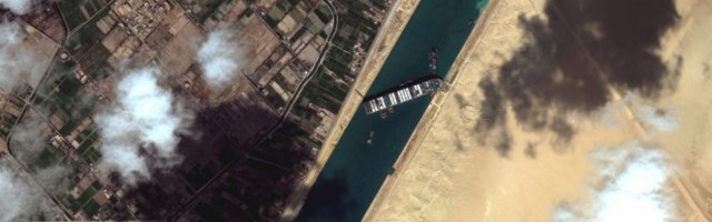 ZAMALO! Brod koji blokira Suecki kanal pomerio krmu i kormilo, ali onda se desilo OVO! (VIDEO)