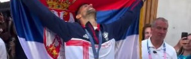 "KADA JE SRBIJA U PITANJU, TU KIDAM": Srđan Đoković objavio prepisku sa sinom - izjava koja nikoga ne može ostaviti ravnodušnim! (VIDEO)