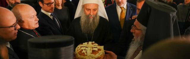 OVA PEVAČICA DOBILA JE POČASNO MESTO na slavi kod Patrijarha Porfirija: Evo koji još poznati su prisustvovali velikom slavlju!