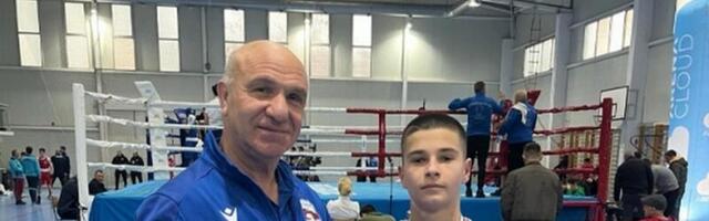 Mladi bokser Vuk Beletić iz Prokuplja protiv Brazilca na svetskoj „Školarijadi“