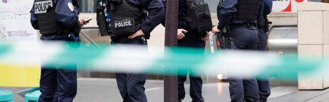 Razbijena kriminalna mreža u Nici, uhapšeno 11 osoba: Policija pročešljala 6 frizerskih salona zbog migranata