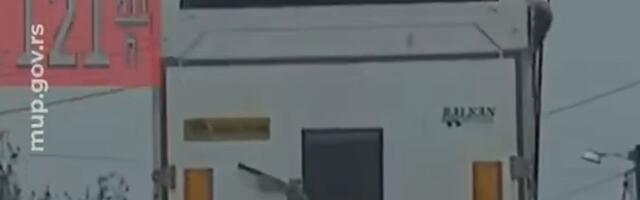 Presretač zaustavio kamiondžiju koji je divljao putem kod Smederevske Palanke: Napravio 6 prekršaja