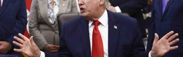 Трамп тврди да је Иран пристао да се одрекне нуклеарног оружја, Техеран демантује рок за потписивање