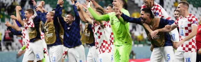 SRAMNIJE NE MOŽE: Fudbaleri Hrvatske pobedu nad Brazilom slavili uz SRBOMRSCA i sve to snimali (VIDEO)
