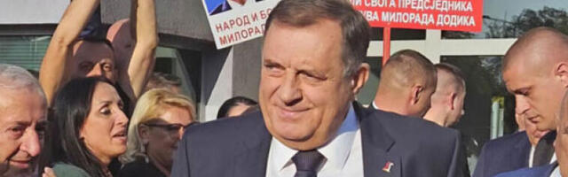 Шмит је основни узрок кризе у БиХ