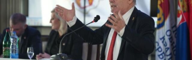 Monarhisti: Poraz Orbana odlaže izbore u Srbiji