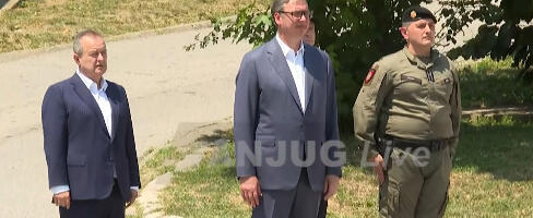(UŽIVO) Vučić prisustvuje pokaznoj vežbi Žandarmerije (VIDEO)