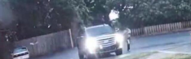 ŽENU UDARIO GROM ISPRED CRKVE, pala kao pokošena! Bio je toliko jak da je RAZNEO DRVO, isplivao ŠOK SNIMAK! (VIDEO)