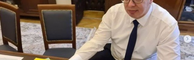 "OVI DIVNI CRTEŽI KRASIĆE ZIDOVE NAŠIH BOLNICA, HVALA DECI" Predsednik Vučić objavio dirljivu sliku na Instagramu