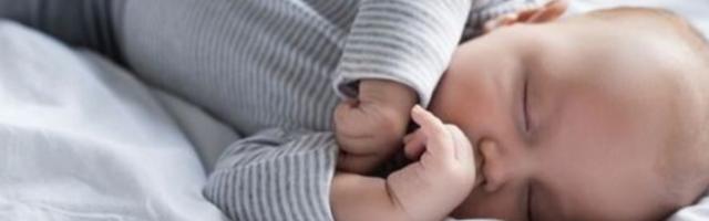 Čudne stvari koje bebe rade, a koje su zapravo sasvim normalne