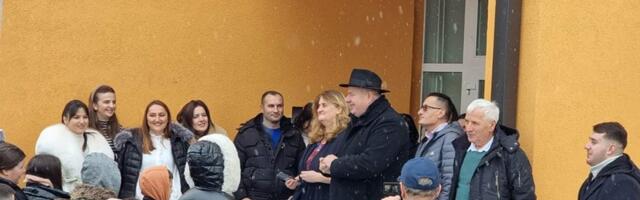 Конатар обрадовао на стотине малишана савинданским поклонима