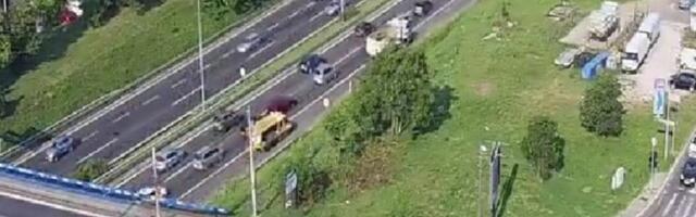 AUTO-PUT KRCAT VOZILIMA SVE DO AUTOKOMANDE! Na ovim deonicama u Beogradu su gužve, neke će vas iznenaditi - POTPUNO SU PROHODNE! (FOTO)