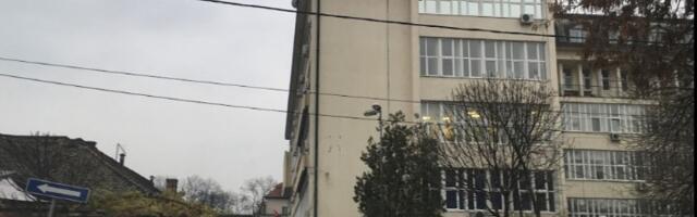 DRAMA u KBC Zemun: Teško povređenog studenta policija vezala lisicama za krevet