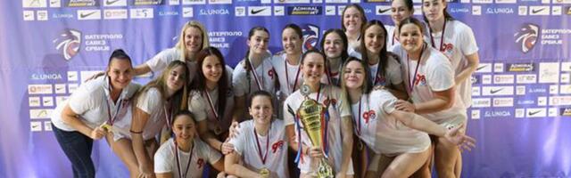 Vojvodina je apsolutni vladar ženskog vaterpola: Novosađanke u finalu Kupa pobedile sa 14 golova razlike!