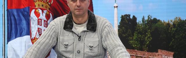 Reporter Informera Vladimir Savić rasturio blokadere:Ne znaju ni za šta ni zbog čega skuplaju potpise (VIDEO)