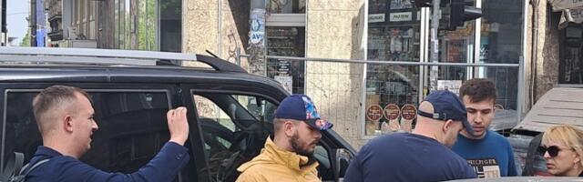 Spasavanje redova ĆACIJA: Provocirao na blokadi RTS, pa se žalio patroli policije (FOTO/VIDEO)