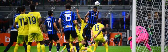 FUDBAL JE IPAK SPORT KOJI SE ŽIVI, NAPOLI IMA 99 ŽIVOTA: Parma svim silama igrala za titulu Intera, ali Pedro spustio rampu! (VIDEO)