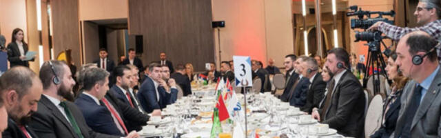 Зукорлић са потпредседником АК Партије на ифтару у Београду