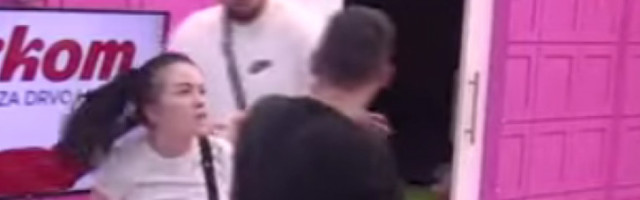 LETELI TANJIRI PO BELOJ KUĆI: Lorni pao mrak na oči , pa nasrnula na Baneta, zadrugari jedva sprečili POKOLJ! (VIDEO)