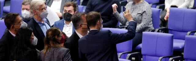 Bundestag glasao za obaveznu vakcinu za radnike u bolnicama i staračkim domovima