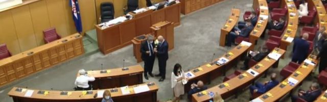 URLAO JE DA SU MI PRECI BILI KOLJAČI! Skandal u Zagrebu, POSLANIK HDZ NAPAO ŽENU!