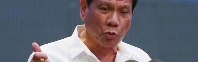 DEZINFIKUJTE MASKU BENZINOM! Suluda ideja ili samo ČUDAN SMISAO ZA HUMOR! PREDSEDNIK FILIPNA OPET OSTAVIO SVE BEZ TEKSTA!