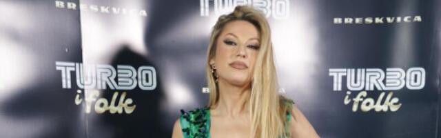 Podržala Cecu, pa prokomentarisala Jecu: Rada Manojlović otkrila šta misli o Karleušinom parfemu (VIDEO)