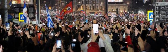 Švajcarci pišu: Vučić sve bespomoćniji, ne zna kako da zaustavi proteste