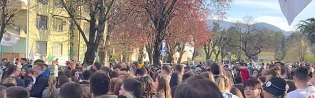 Održana protestna šetnja u organizaciji studenata i maturanata