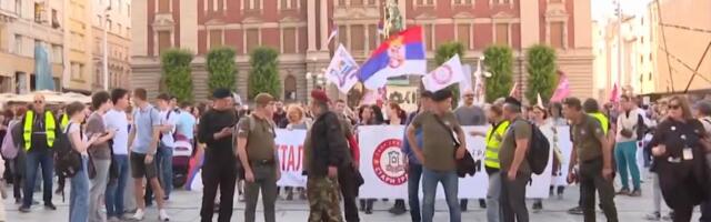 „Policijo čuvaj građane, ne ograde“: Počeo protest begradskih zborova protiv „Ćacilenda“