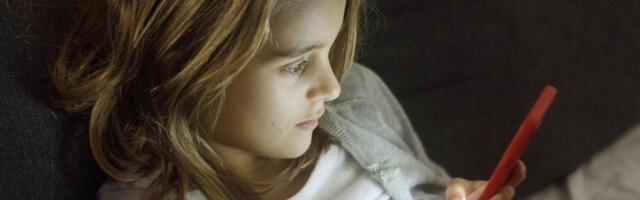 Аустрија још једна земља у низу која предлаже забрану друштвених мрежа за децу