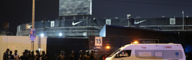 TRAGEDIJA! Zid stadiona pao na navijače, ima mrtvih! Povređena i deca - žrtve se još broje! (VIDEO)