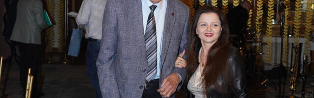 "ZNAMO DA BI MNOGI ŽELELI OVAKO" U mladosti ga žene obožavale, a sad ga ljubi 41 godinu mlađa koleginica