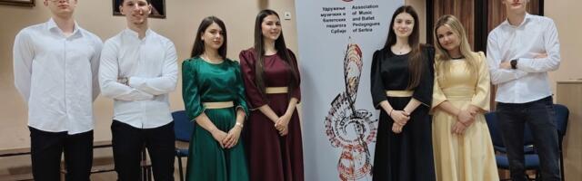 Tri prve republičke nagrade gimnazijalcima za izvođenje tradicionalne pesme