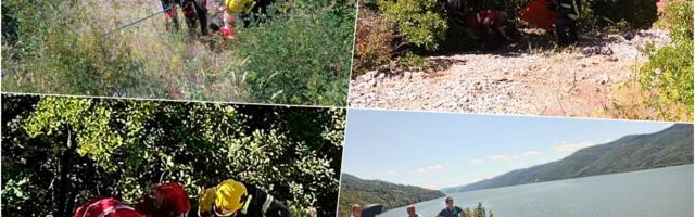 JEZIVA SAOBRAĆAJNA NESREĆA KOD KLADOVA: Motociklista sleteo u ambis dubok 30 metara, vatrogasci-spasioci ga izvlačili! (FOTO)