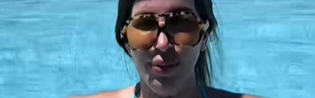 NE ZOVU JE ZA DŽABE MAHERKA: Sramno - Dalila iz bazena u Americi traži Balkancima 300 evra da nastavi da uživa! (VIDEO)
