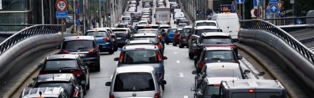 Da li je moguće? Ograničili brzinu na 30 km/h?!