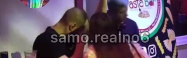 ZGROZILA I ZVEZDANA! Anđela pred punim kazinom ZARONILA u Slavnićev ZNOJAVI PAZUH! Ovo još niste videli! (VIDEO)