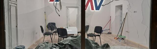Uhapšene dve osobe: Kamenicama razbili prostorije SNS u Cvijićevoj