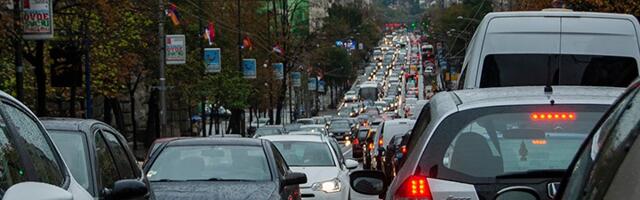 Saobraćajni KOLAPS u Beogradu, zabrana za kretanje vozila do 20 sati: Paralisani Novi Beograd i Zemun