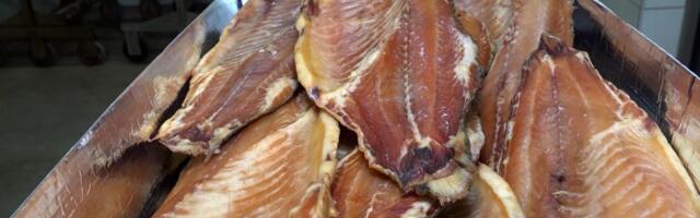 FIRMA IZ ČAČKA ISPORUČILA ČAK 30 TONA ŠARANA ZA NIKOLJDAN! A kada čujete po kojoj ceni, šokiraćete se (VIDEO)