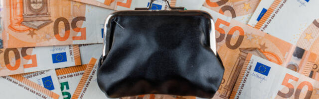 Средњи курс динара за евро у уторак 117,4176 динара