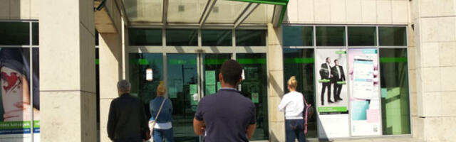 Редови испред банака, падови на берзи, јачање форинте