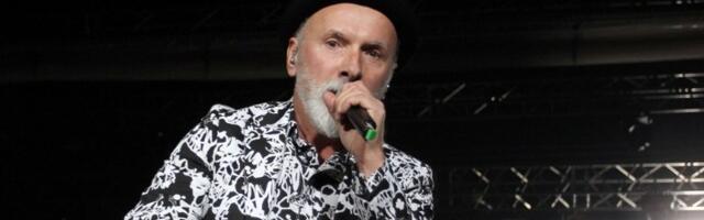 Radio u fabrici, rastao bez oca i tražio spas za karijeru: Život Dina Merlina je filmska priča
