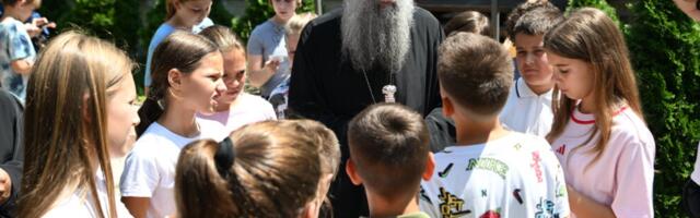 Patrijarh Porfirije među decom na Avali: Molitva je temelj svakog dobrog dela